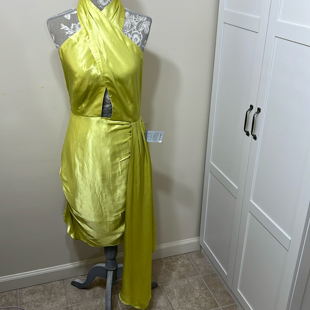 Elliatt Revolve Dress Sz M Green Mini Satin Halter Crossover Neon Croatia Citrus